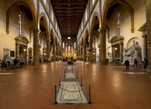Das Mittelschiff der Basilika