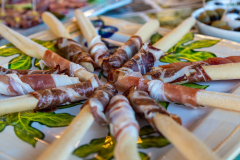 Grissini mit lokalem Schinken