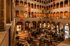 Der Kaufpalast "Galleria T Fondaco dei Tedeschi"